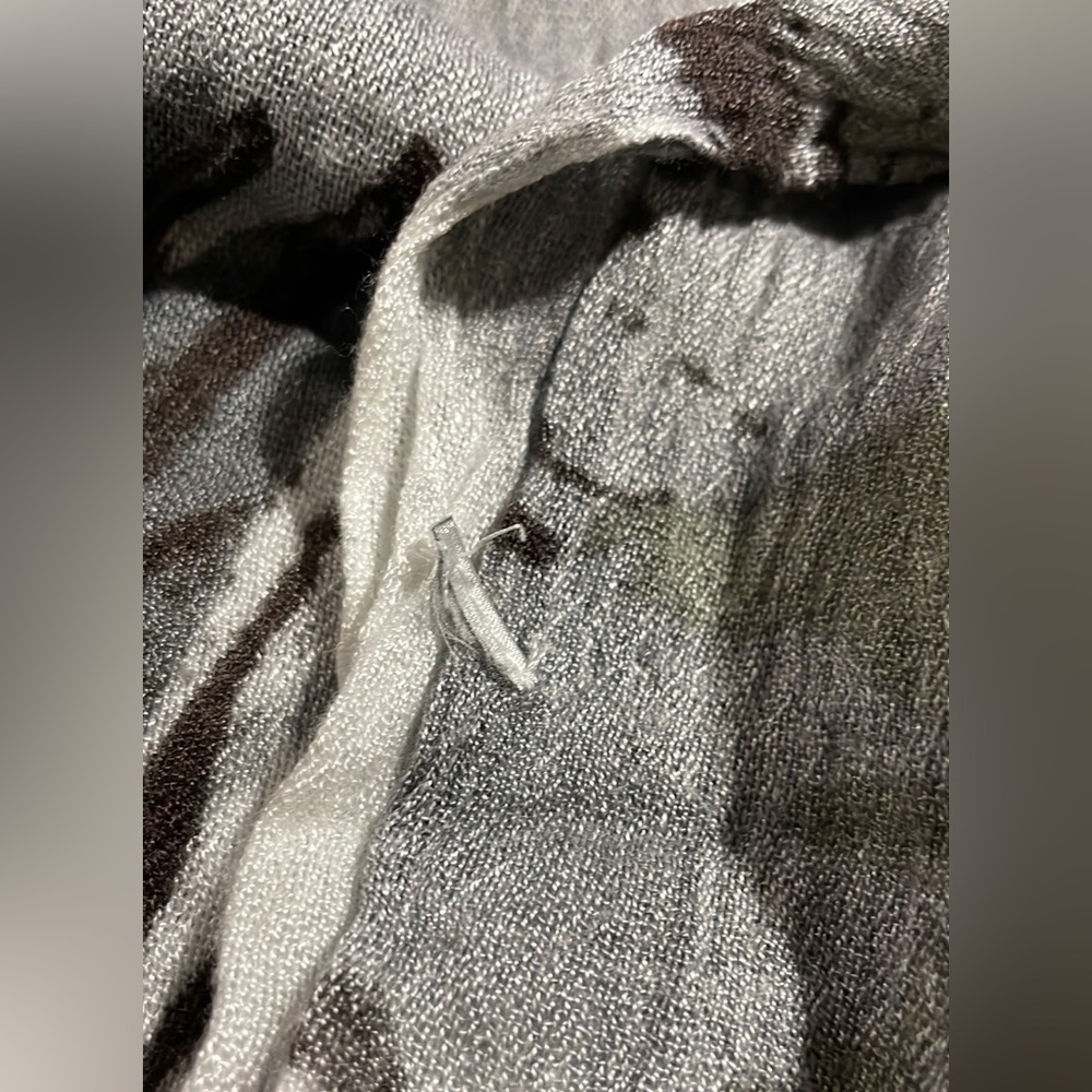 🎉HP🎉Fringe Artistic Design Scarf - Picture 3 of 4